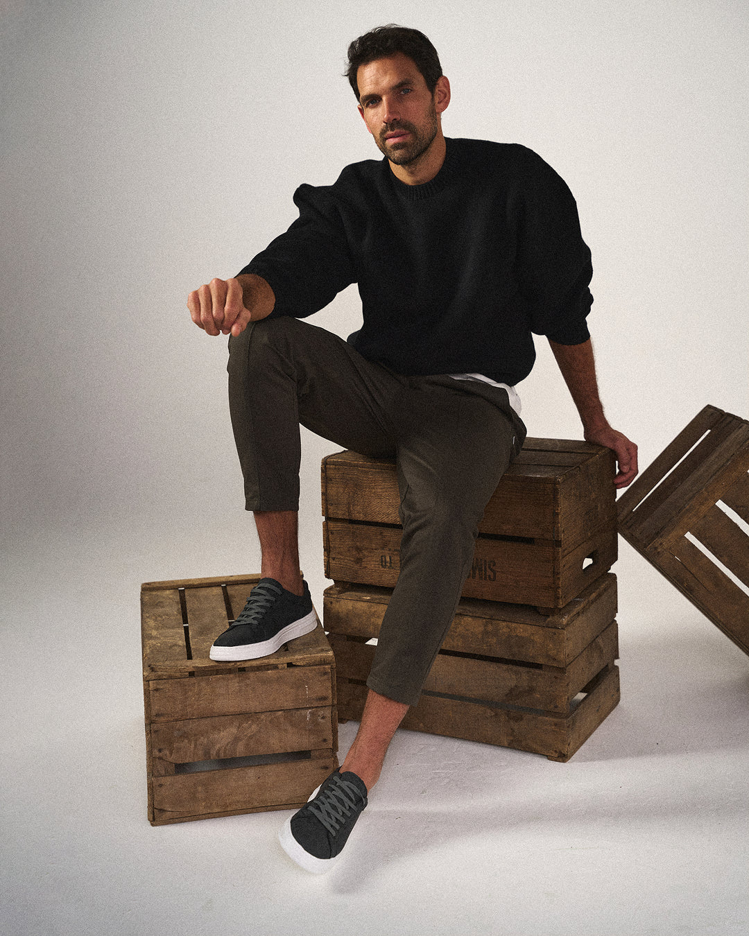 Men’s Classic Low-Top Sneakers | Minimal Lace-Up Casual Shoes