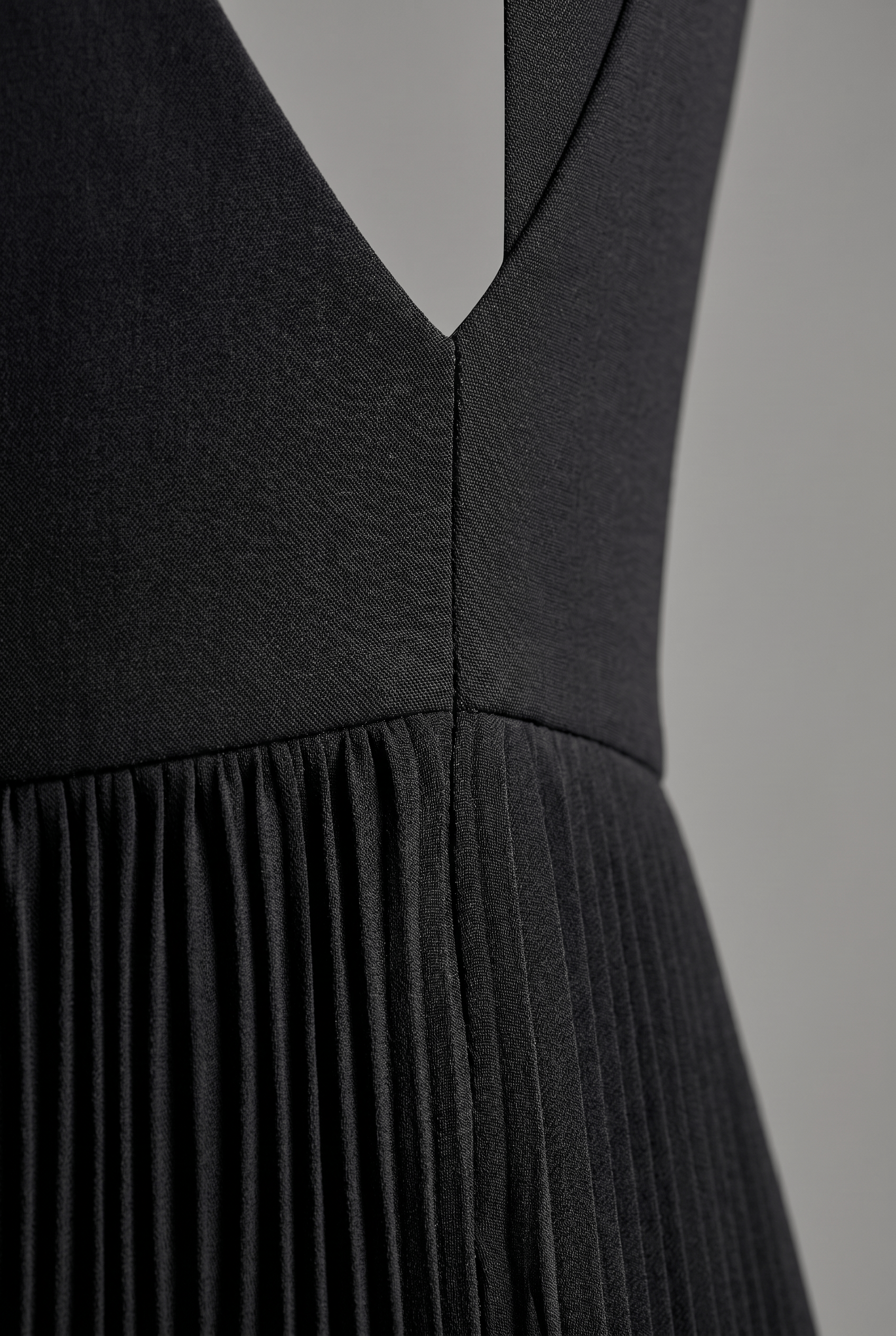 Women's V Neck Pleated Cutout Waist Graduation Dress | Midi