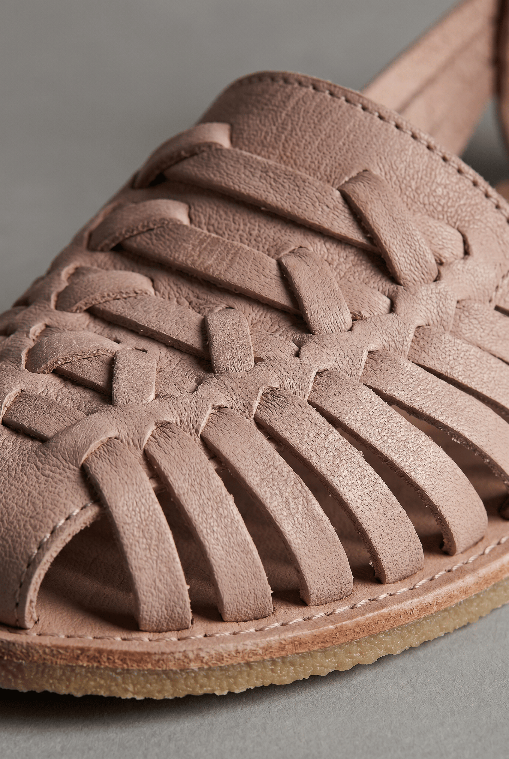 Women's Flat Shoes with Woven Upper and Slingback Strap | Closed Toe