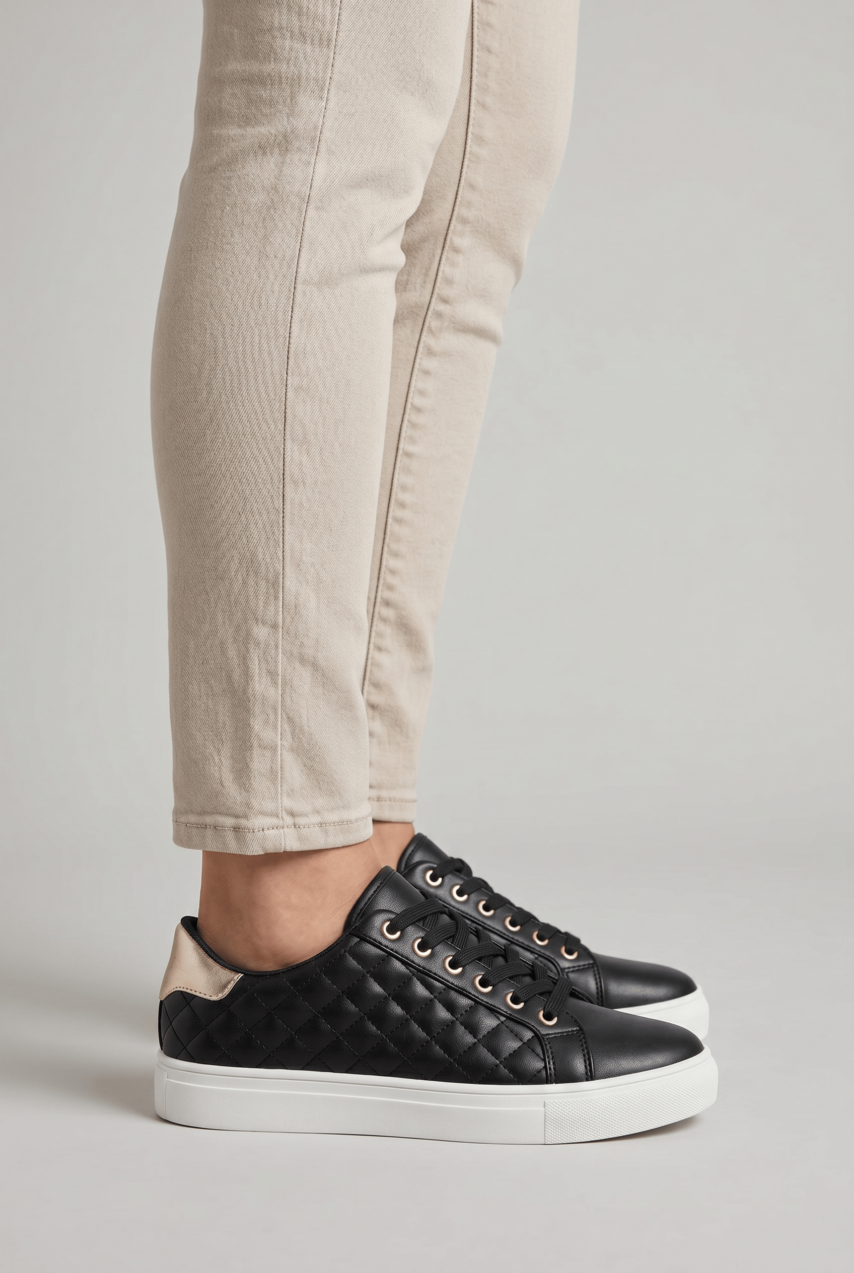 Women's Quilted Classic Lace-Up Trainers | Low Top