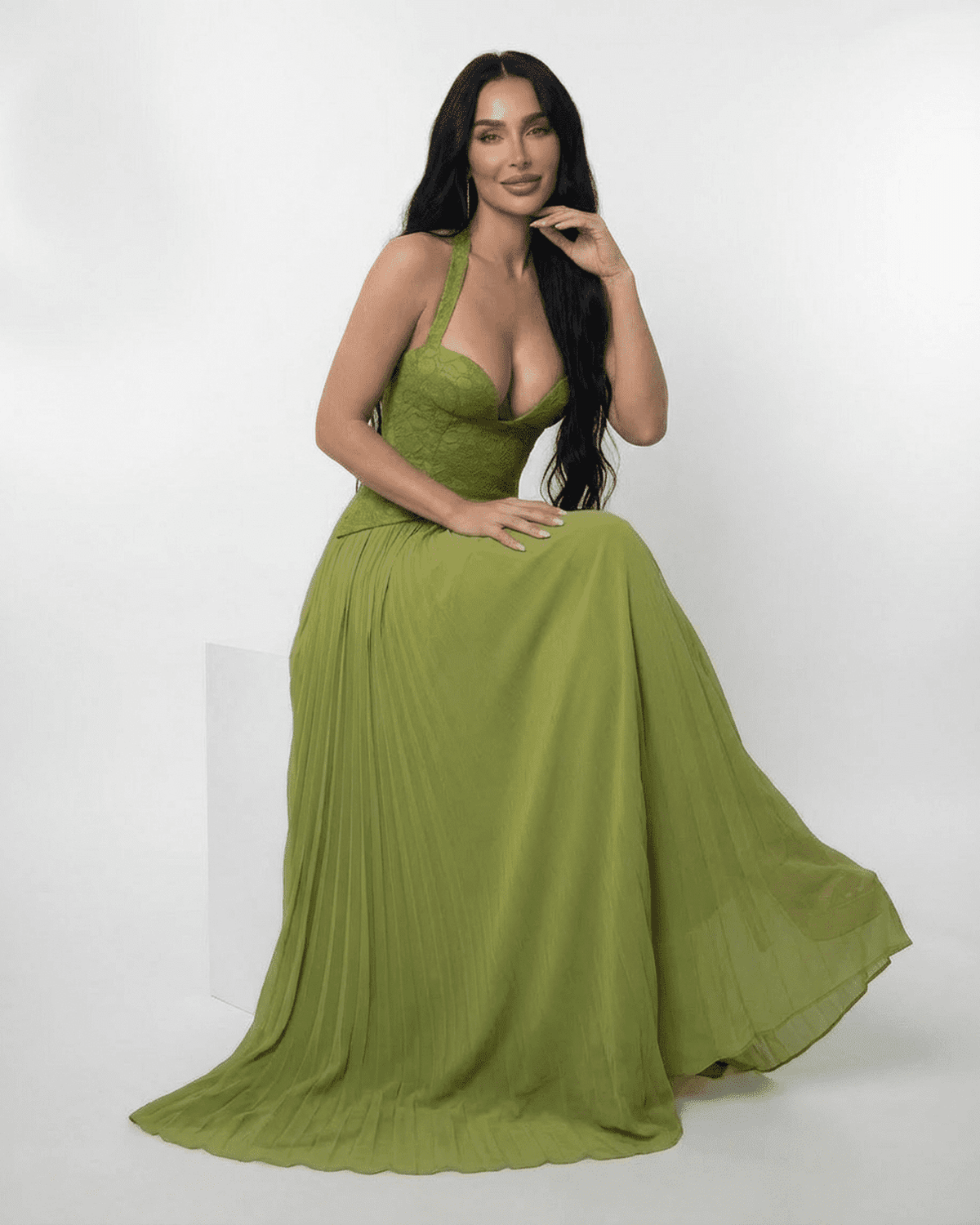 Wedding Guest Dress Women Maxi | Halter Neck, Lace Bodice & Pleated Skirt