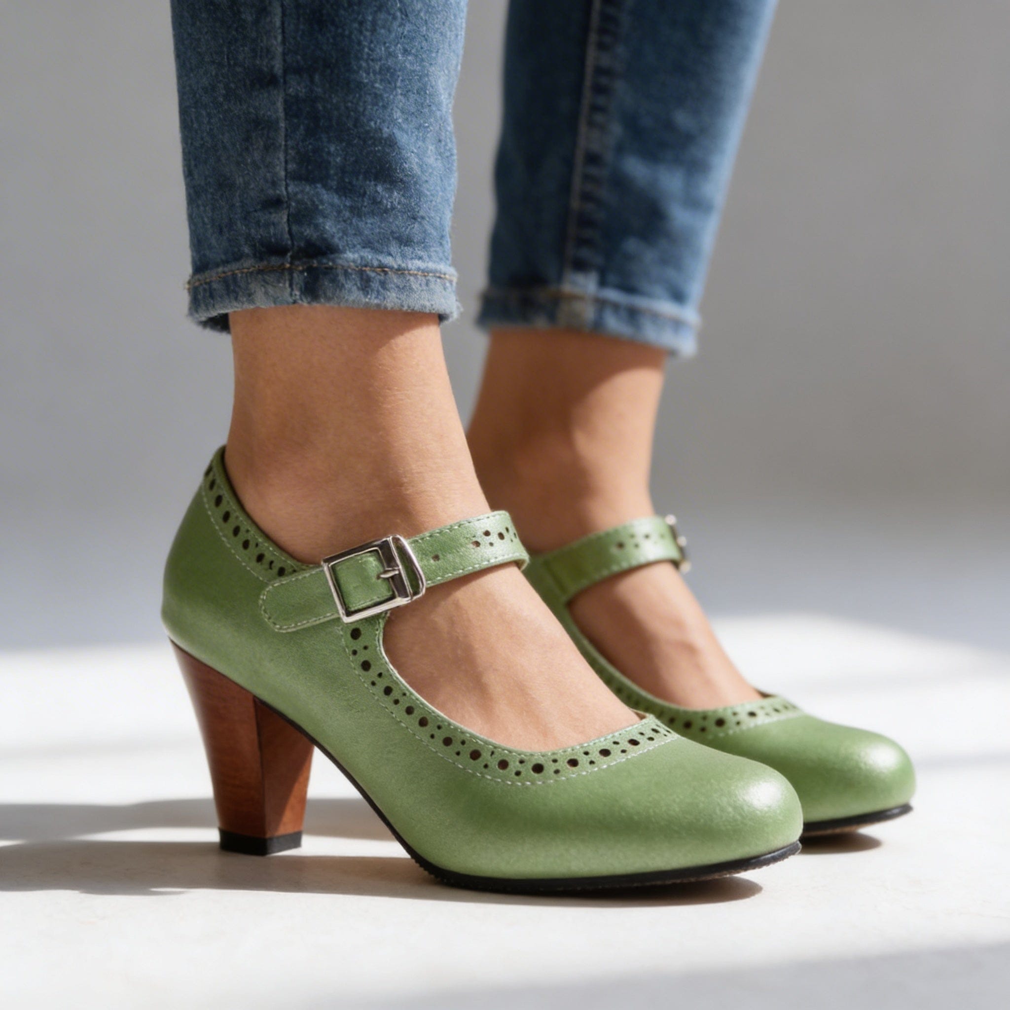 Women's Brogue Heels with Buckle | Retro
