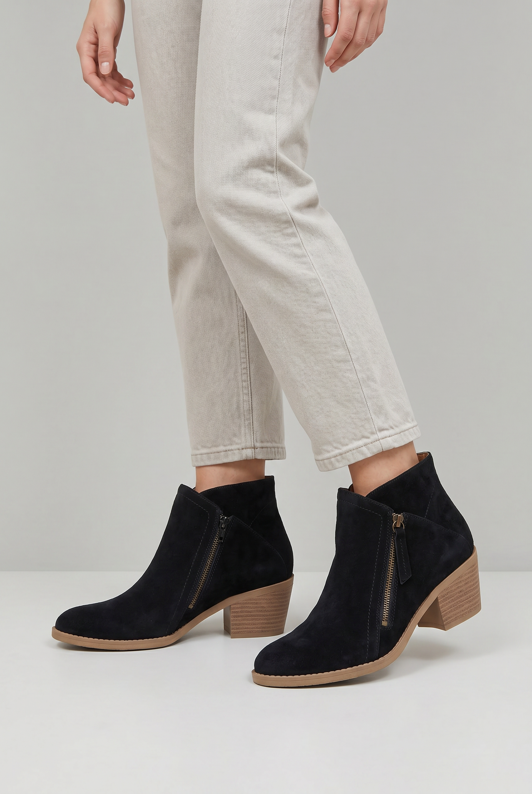 Women’s Round Toe Ankle Boots | Side Zip