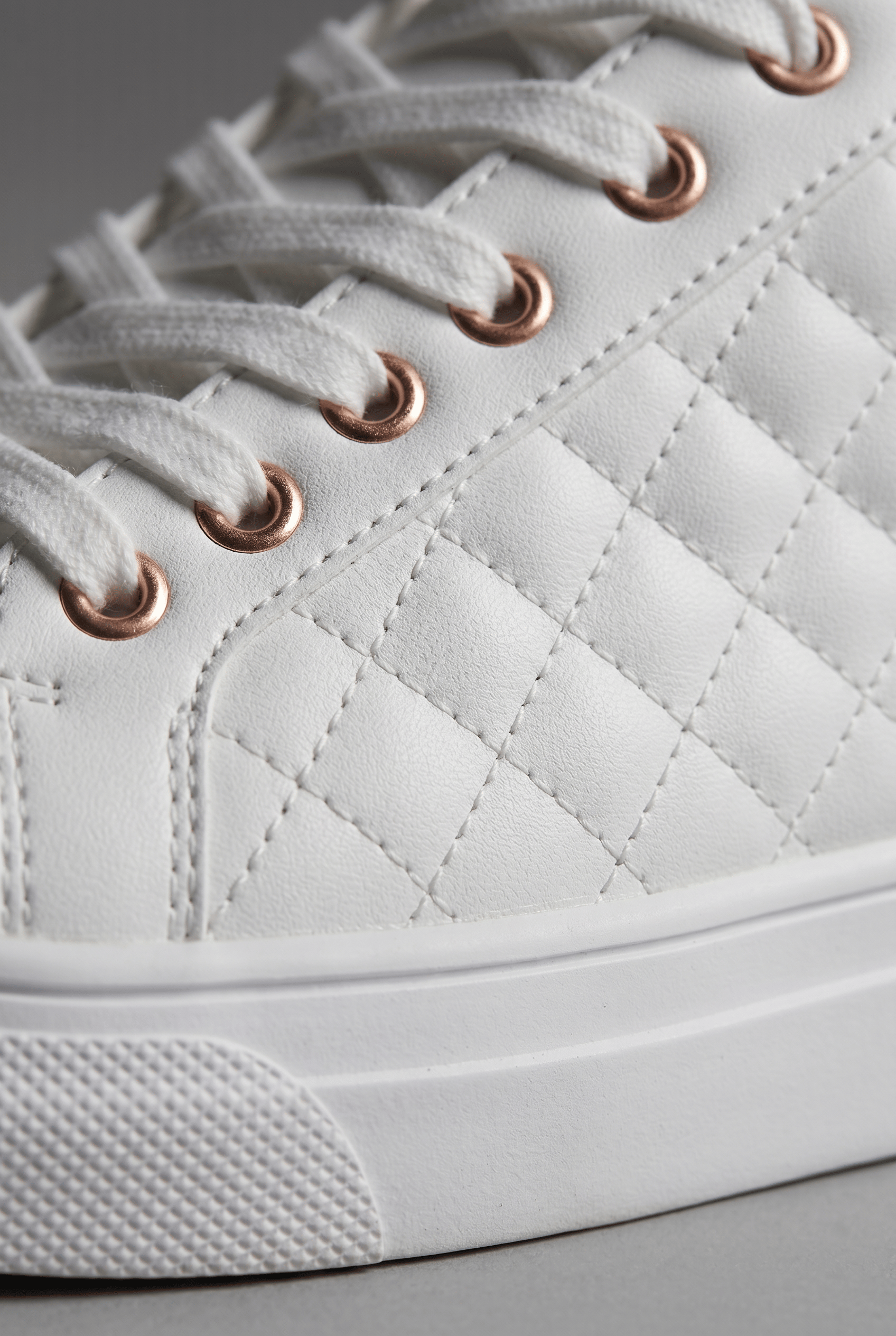 Women's Quilted Classic Lace-Up Trainers | Low Top