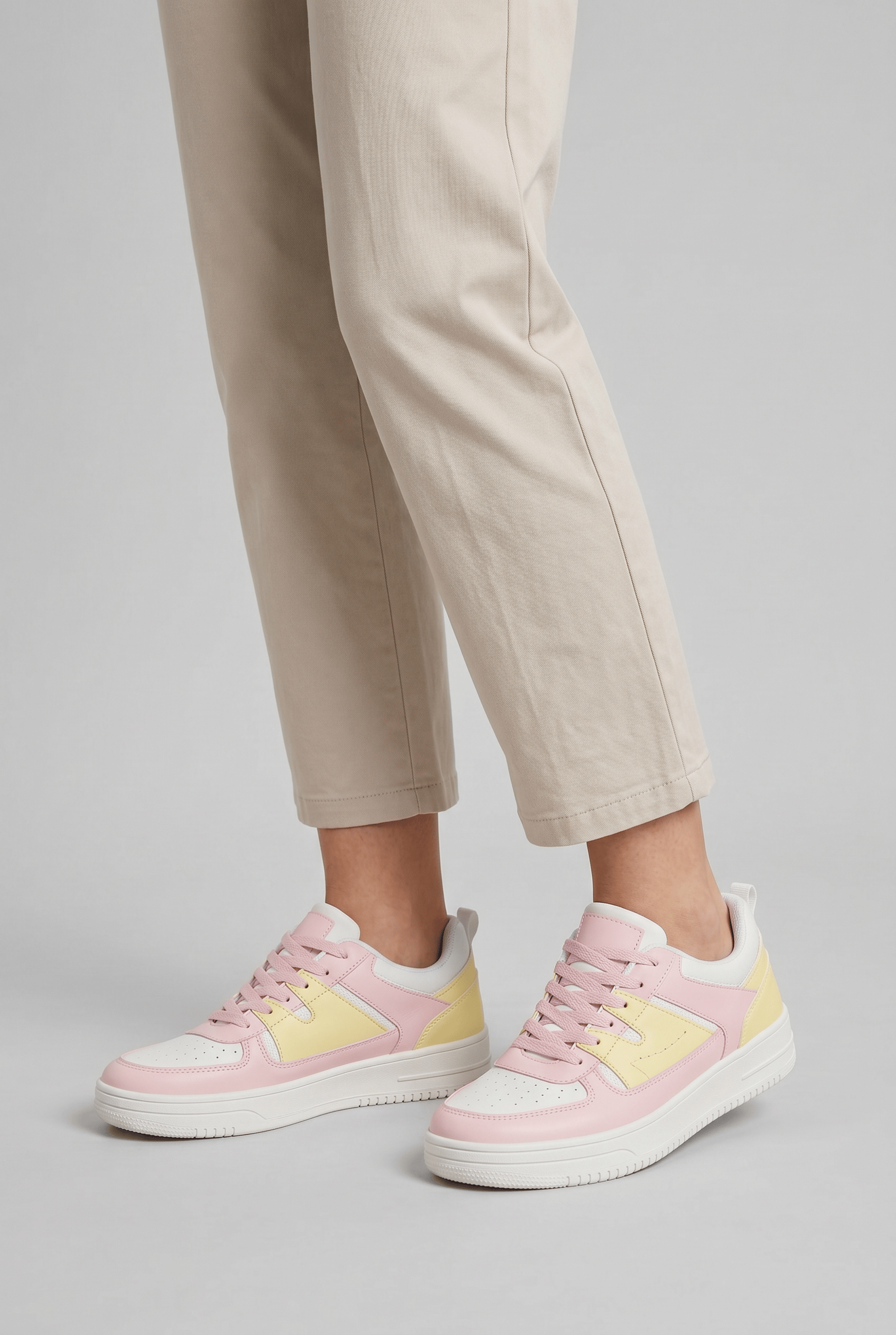 Women's Classic Lace-Up Low Top Trainers | Casual