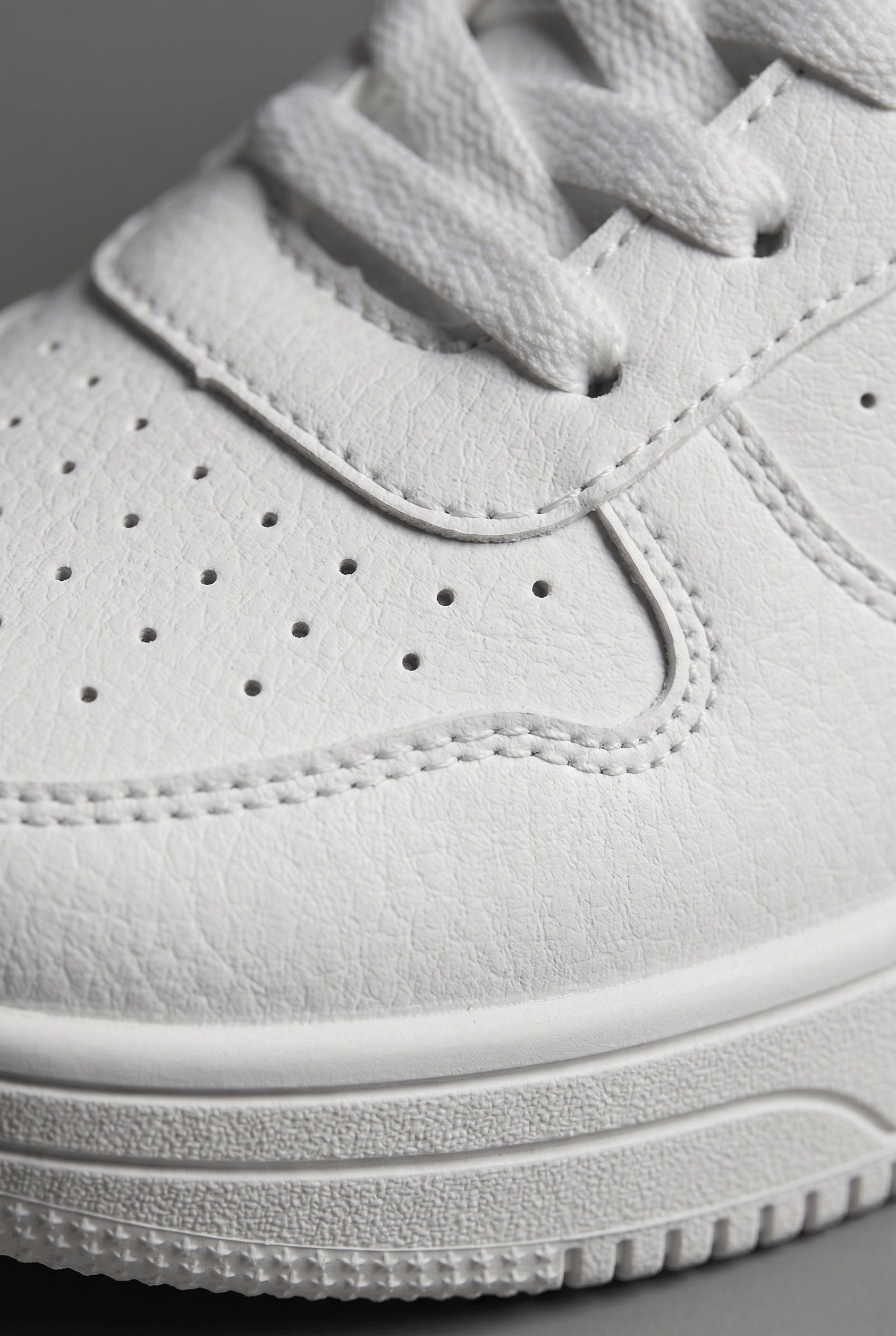 Women's Classic Lace-Up Low Top Trainers | Casual