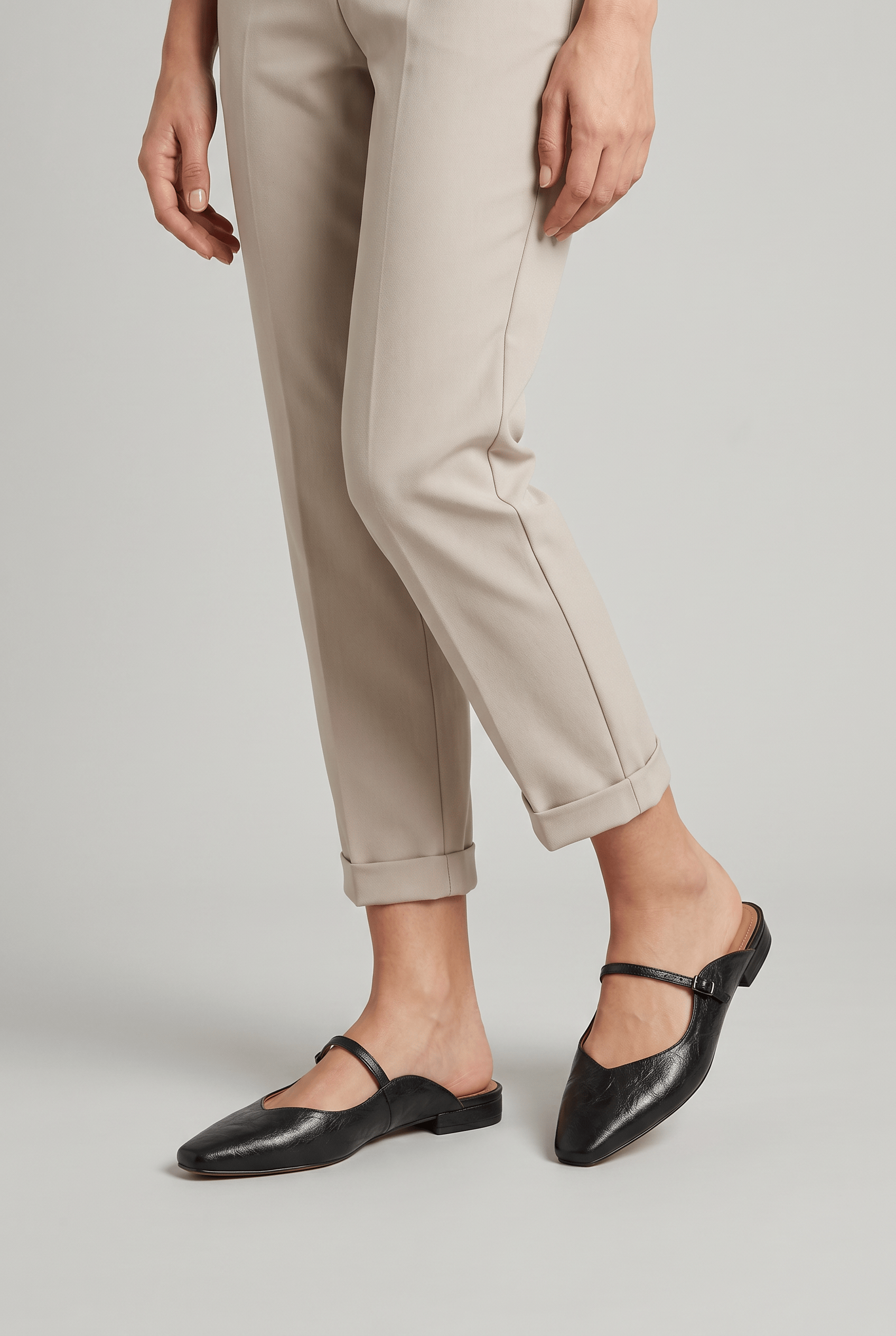 Women’s Pointed Toe Buckle Strap Flat Mules | Classic